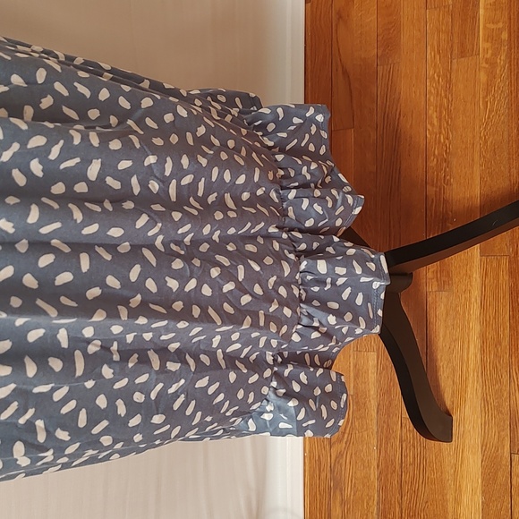 NWT - Plus Size Women's V Neck Short Sleeve Print Blue and White Smocked Dress - Picture 8 of 8